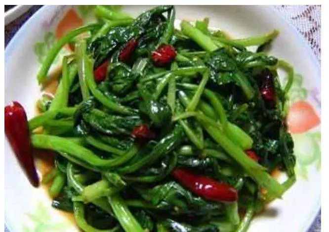 生病是自己「吃」出來的,4種食物全扔了也不要吃,有致ai風險,很多人卻天天吃