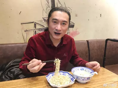 現身桃園機場!黃安「突然返回台灣」網轟又爽用健保 他反駁「有重要任務」:是回台唯一理由