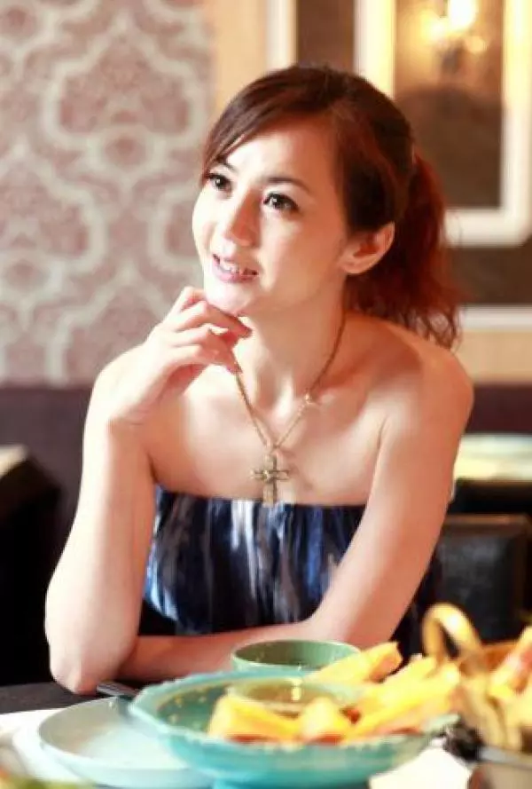 41歲美魔女「不運動」,身材竟比20歲時還火辣!沒想到去年她到醫院檢查,卻發現自己得了「這種病」,讓人頭皮發麻...