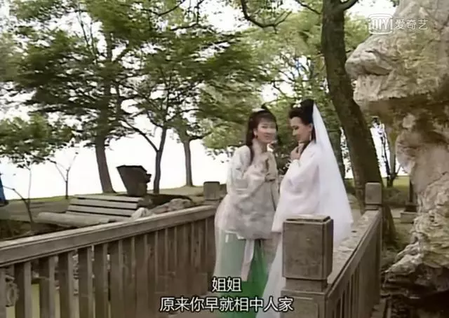 她女扮男裝走紅,卻因「妖媚」被張國榮誇天才,如今出鏡讓人吃驚