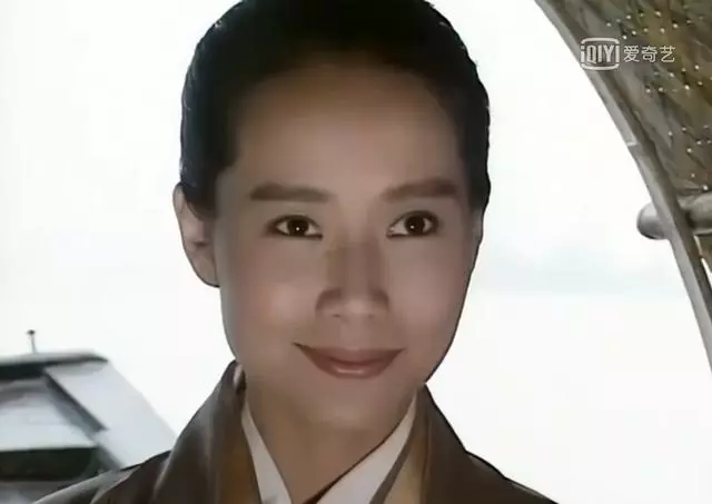 她女扮男裝走紅,卻因「妖媚」被張國榮誇天才,如今出鏡讓人吃驚