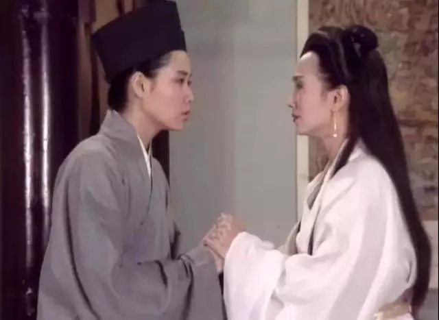 她女扮男裝走紅,卻因「妖媚」被張國榮誇天才,如今出鏡讓人吃驚
