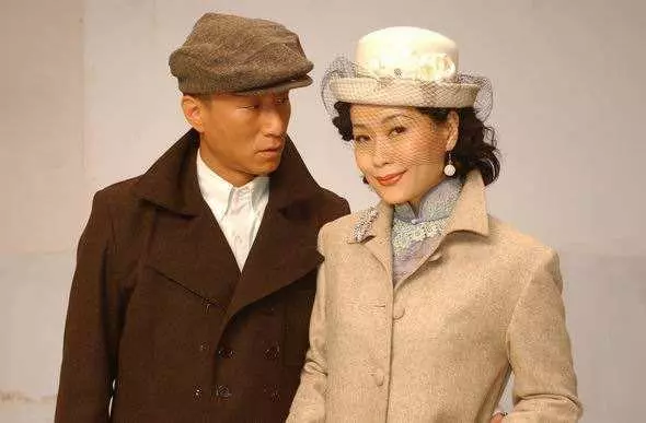 她女扮男裝走紅,卻因「妖媚」被張國榮誇天才,如今出鏡讓人吃驚