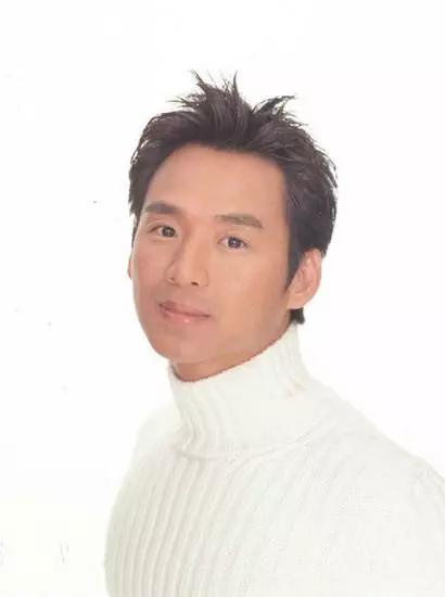 張柏芝初戀男友,曾帥過謝霆鋒,遭鄭伊健打壓,現胖成油膩大叔