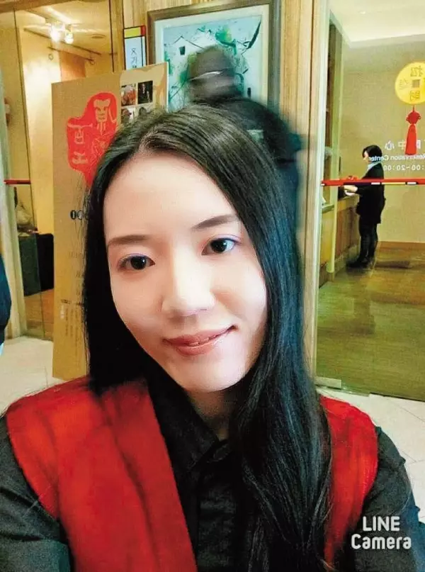 他曾去總統府向呂秀蓮求婚!如今已68歲的董念台竟娶到小33歲嫩妻!父女戀修成正果「岳母超滿意」!