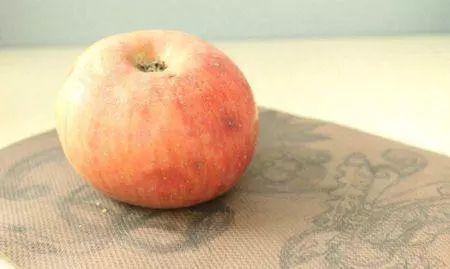 蘋果是早晨吃還是晚上吃好?養生專家:教你吃蘋果的正確時間,別再吃錯了