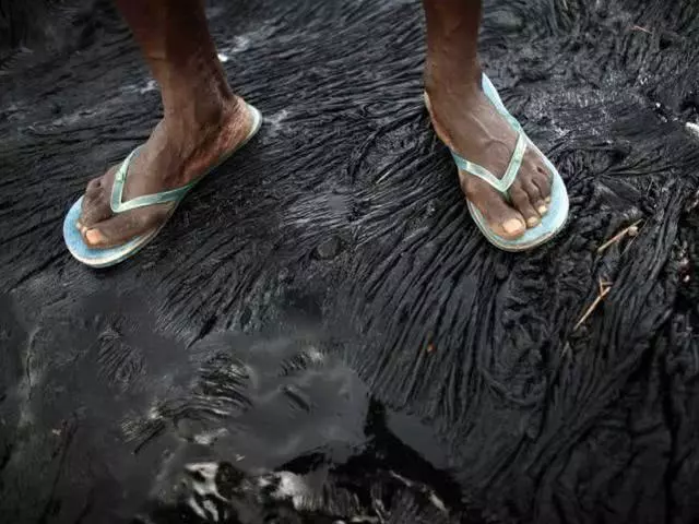 世界上「最可怕的湖」:沒有一滴水,卻深不可測!遊客還可以在上面行走