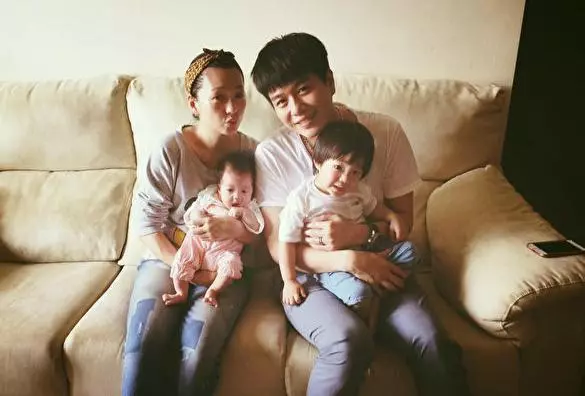 李易狂問小女兒以後要不要交男朋友,沒想到她居然這樣回應!爸爸暗爽的趕緊錄影存證,讓人看了都想忍不住想吐槽!