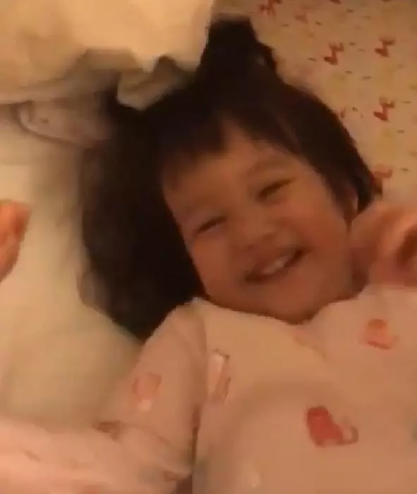 李易狂問小女兒以後要不要交男朋友,沒想到她居然這樣回應!爸爸暗爽的趕緊錄影存證,讓人看了都想忍不住想吐槽!