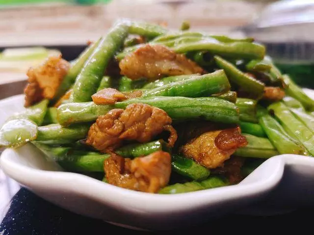 豆角直接炒就錯了,多加這一步,豆角更入味更好吃