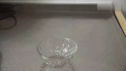 不管冰箱膠條多髒多黑,教你學一招,不用一滴水,幾分鐘就恢復如新,太實用
