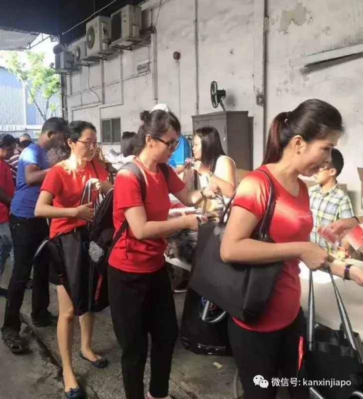 已是PR的她,為何在《新加坡》單身14年之久