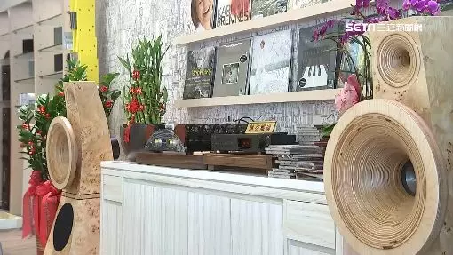 3歲兒戳破90萬音響!網友掀2派論戰嗆「店家自己也有疏失」 護航家長「不要輕易就賠償」