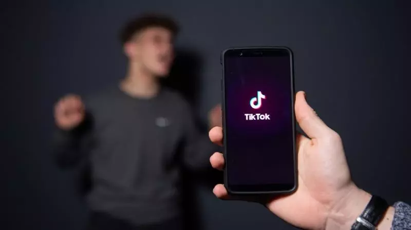 Tinge LOL Challenge贏取RM10,100!只要在TikTok錄下「搞笑短片」就可以了!