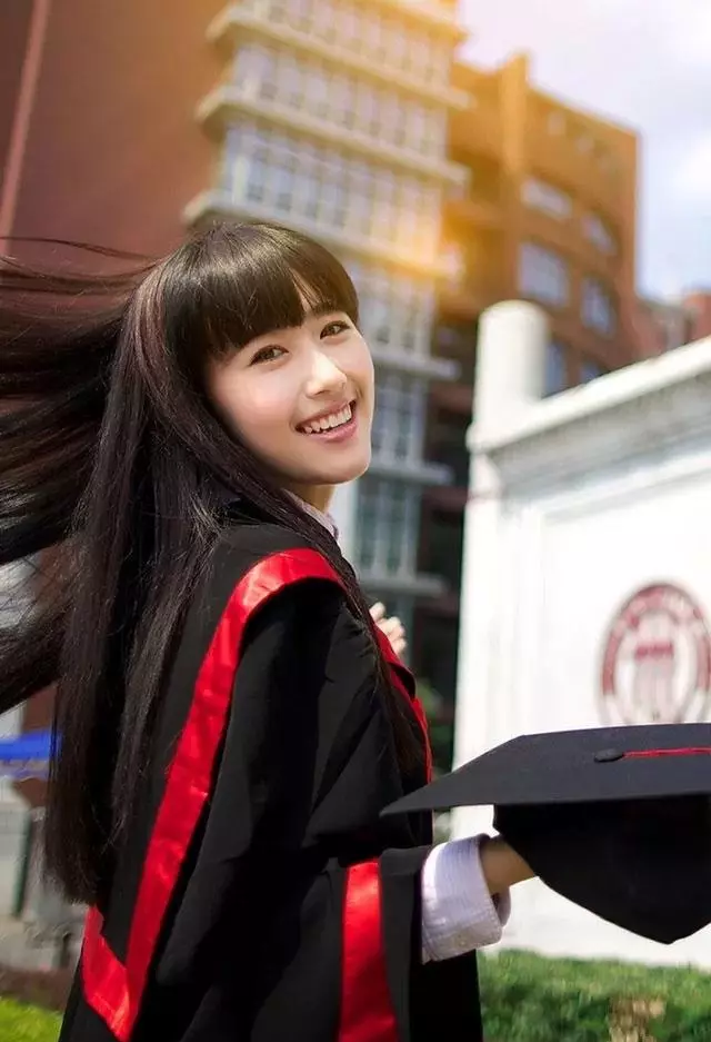 結婚當晚公公非要睡我床上,我嚴詞拒絕後,老公怒甩我耳光