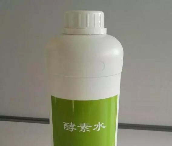 晨起喝」清腸水「有4大好處!溫開水、酵素水和祛濕粥水最推薦!
