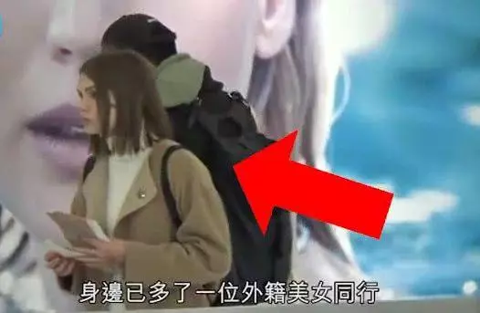 譚詠麟見「洋兒媳」樂開懷!22歲譚曉風帶金髮碧眼美女返港秀恩愛