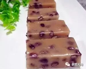 紅豆糕 軟糯的口感,輕輕地咬一口,很Q很好吃!