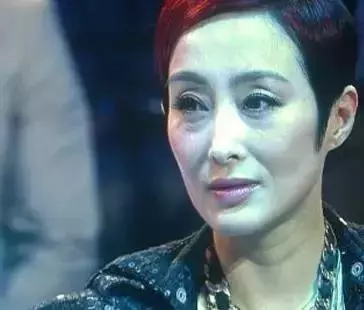 曾經大佬寵愛她貴公子仰慕,為愛淡出螢幕,如今事業感情不濟,靠整容保持青春:為愛付出一切的人,大都沒有幸福的結局
