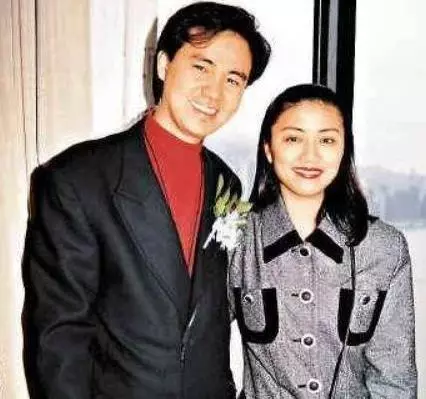 59歲童安格拋妻棄子娶初戀,巔峰期突然退出!8年後近照曝光帥氣不再,網友:他在償還當年犯下的錯