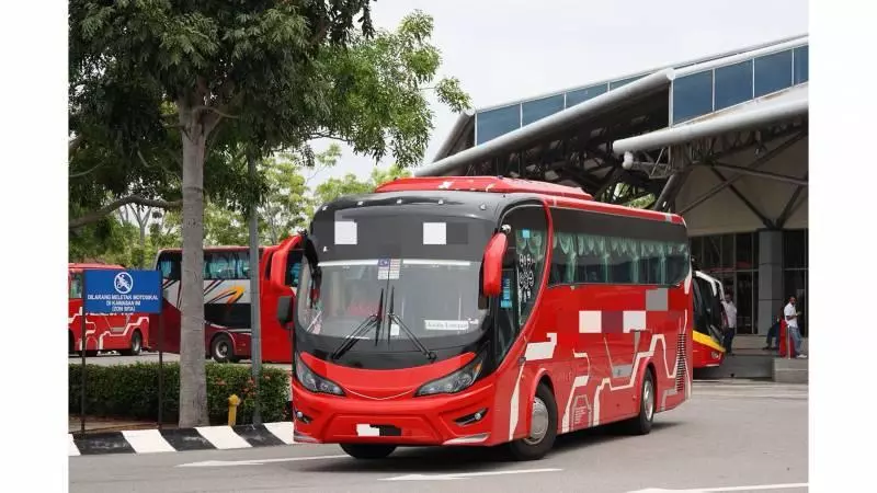 華裔婦女吃薯條被「巫裔跟車員」阻止】馬來男子打抱不平行動,非穆斯林都傻眼了!