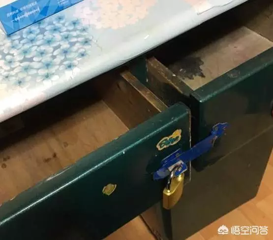盤點設計師自以為聰明的「蠢到爆設計」!讓人崩潰「插座陷阱」...你一定也試過