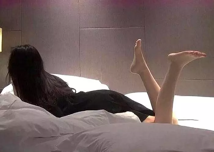 女前臺離職後才敢透露:情侶入住酒店,最好拔掉這個「電器」插頭