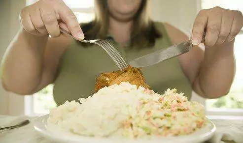 不想生大病,晚飯千萬要拒絕【幾種食物】,【晚餐】將影響你的【壽命】,別再吃錯了