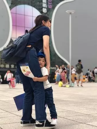 Ella自曝產後一打噴嚏就尿失禁,瞞3年決定動手術,看完她臉書才知道為人母的偉大:願意為你生孩子的女人,真的都該珍惜