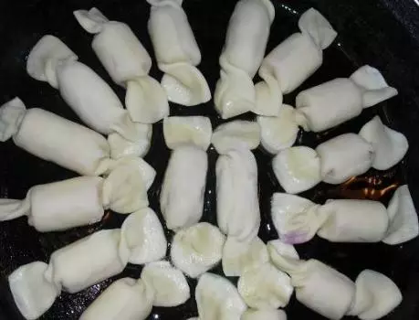 最近很火的一款小吃,用餛飩皮就能做,香酥脆口,零添加零失敗