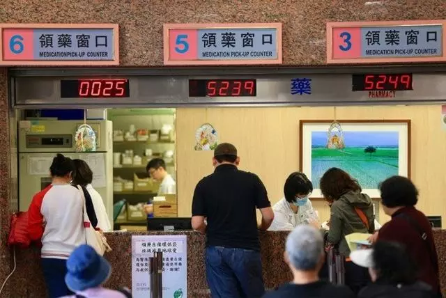 彰化陳醫生為85嵗阿嬤開刀,但被健保署刪醫療費!醫生「這麼回應」,網狂讚:「太霸氣了,這才是良醫」