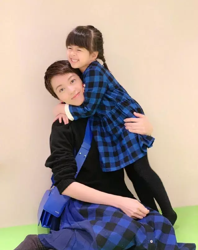 梁詠琪女兒長大,混血基因愈發明顯,被稱最漂亮星二代