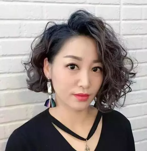 25款燙髮,方便簡單,時尚好看不老氣,一定有一款適合你