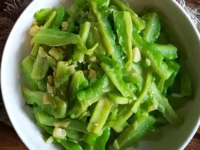 清熱又解暑，好吃還不貴的19道苦瓜做法，我能多吃兩碗飯！