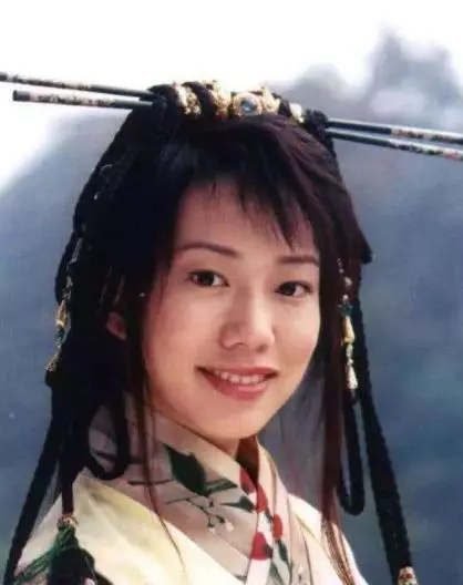她演孔慈一角被批丑,結婚時林心如擔任伴娘,今40歲活成人生贏家