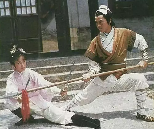 汪明荃淡妝現身,衣著休閒為演唱會練舞,72歲精神奕奕不輸年輕人