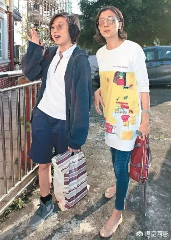 成龍的女兒是個怎樣的人?吳卓林是個挺可憐的小孩子