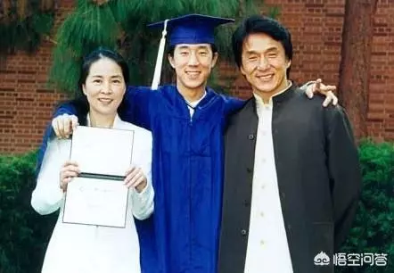 成龍的女兒是個怎樣的人?吳卓林是個挺可憐的小孩子