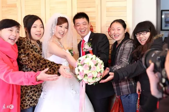 「如果重來,你會跟我結婚嗎」「對不起,幸好沒嫁給你」