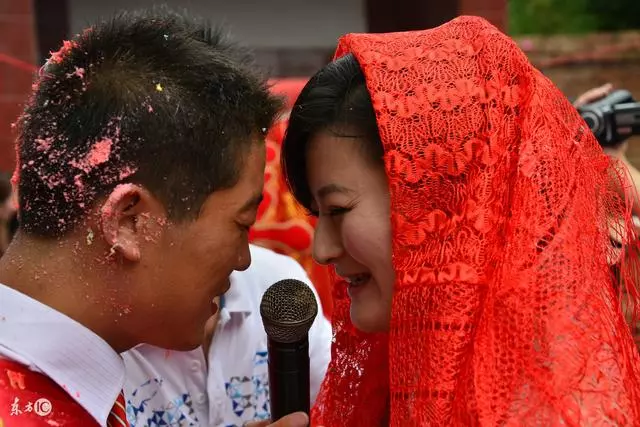 「你既然那麼愛前男友,幹嘛要嫁給我,我十萬塊娶了個祖宗啊」