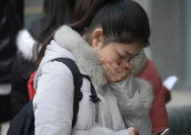 生了女兒,家婆找我媽退還彩禮,剛剛出獄的弟弟把婆家給砸了!
