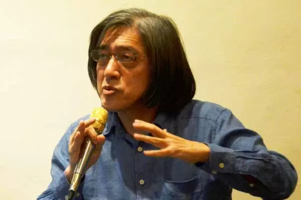 物流中心招租由PChome全包惹議 中華郵政總經理下台 詹宏志指控:有上層人士介入運作