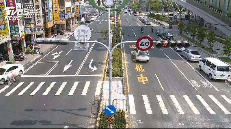 「Z型人行道」2段式過馬路 全台首試辦