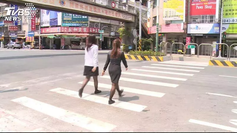 「Z型人行道」2段式過馬路 全台首試辦