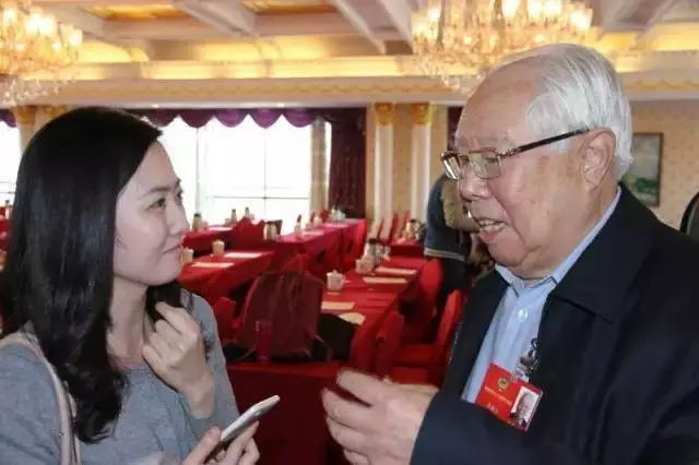 他97歲聲如洪鐘,沒有三高,甚至沒有掉過一顆牙,但他說的「長壽秘訣」卻讓我們都驚呆了,原來養生可以那麼簡單!