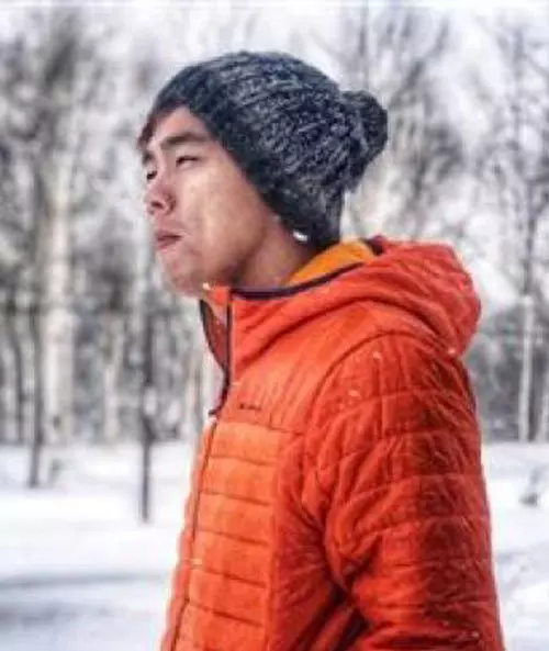 滑雪弄丟iPhone8 Plus 埋雪地4個月找回 還可用!