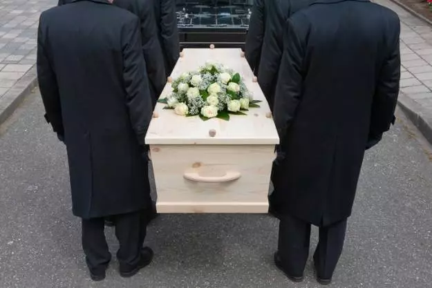 11個「生在很鬆的家庭 vs. 嚴厲的家庭」的極端生活差別,父母親很隨性的小孩一定看不懂#5「成績不好時」。