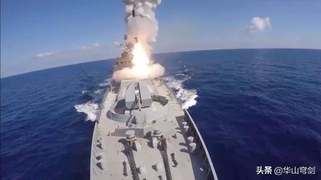 越來越熱鬧了,一支艦隊悄然駛入中東港口,這次不是衝著伊朗來的