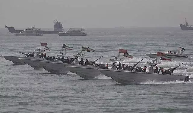 中東大國終於不再隱忍,50艘戰艦火速出擊布雷一場大戰不可避免