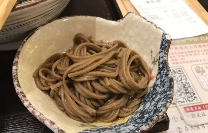血管洗個澡,健康活到老,多吃3種食物、練一個小動作,疏通血管,能延緩血管變老